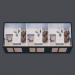 Bureau modulaire moderne avec trois pièces séparées, chaque pièce contenant un bureau avec deux chaises, un ordinateur, une lampe et divers fournitures de bureau, séparées par des cloisons et portes vitrées à l'avant.