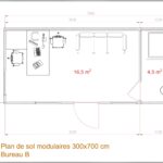 Bureau modulaire de 21 m², dimensions 3 x 7 mètres, comprenant deux espaces : une salle de bain avec WC de 4,5 m² et un espace de 16,5 m² aménagé avec un bureau et un salon détente.